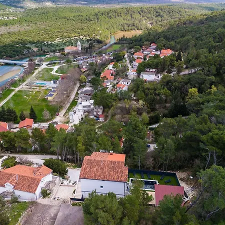 빌라 Ivanovi Dvori - Seven Bedroom With Private Pool *