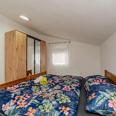 Ivanovi Dvori - Seven Bedroom With Private Pool *
