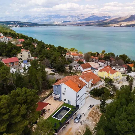 빌라 Ivanovi Dvori - Seven Bedroom With Private Pool