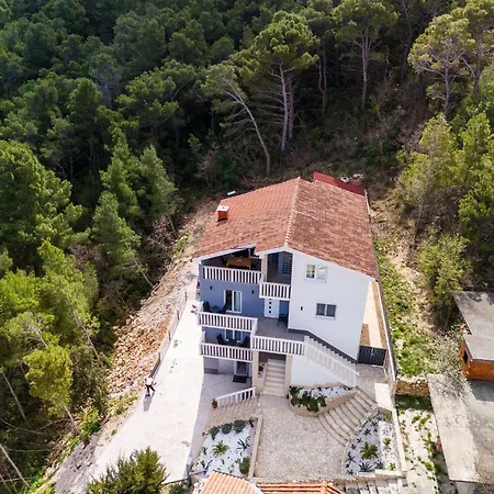Ivanovi Dvori - Seven Bedroom With Private Pool *