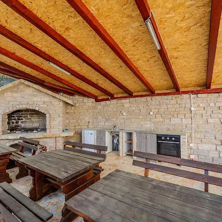 Ivanovi Dvori - Seven Bedroom With Private Pool * 벤코바츠