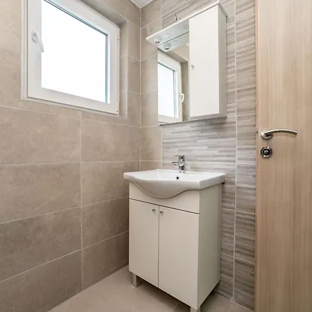 Ivanovi Dvori - Seven Bedroom With Private Pool 빌라 벤코바츠