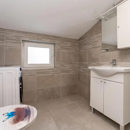Ivanovi Dvori - Seven Bedroom With Private Pool 빌라 벤코바츠
