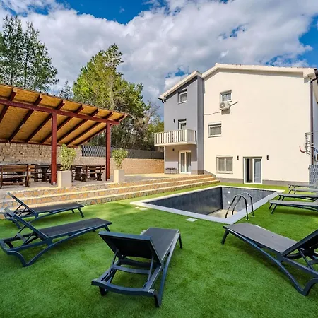 Ivanovi Dvori - Seven Bedroom With Private Pool 빌라