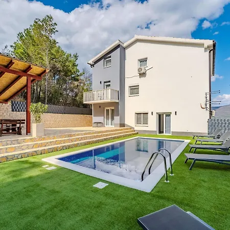Ivanovi Dvori - Seven Bedroom With Private Pool * 벤코바츠