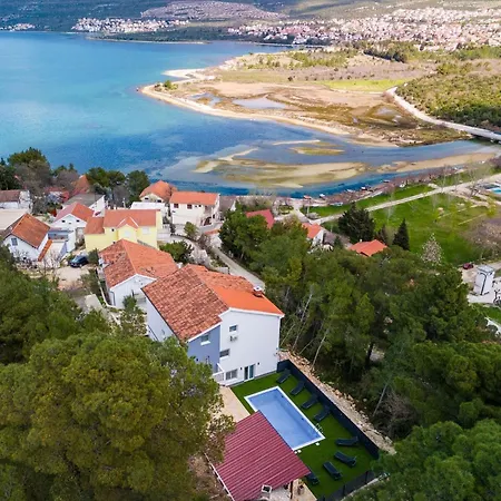Ivanovi Dvori - Seven Bedroom With Private Pool 빌라