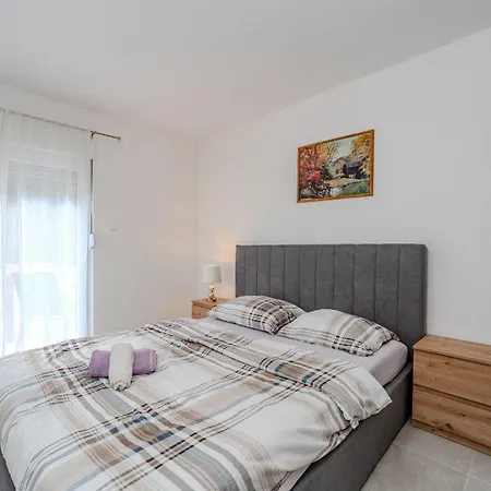 빌라 Ivanovi Dvori - Seven Bedroom With Private Pool