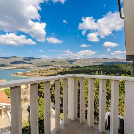 Ivanovi Dvori - Seven Bedroom With Private Pool 벤코바츠