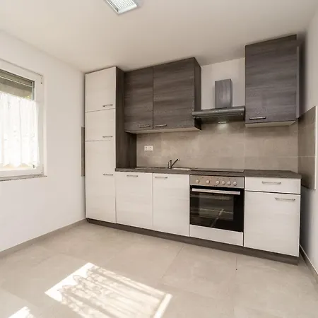 Ivanovi Dvori - Seven Bedroom With Private Pool