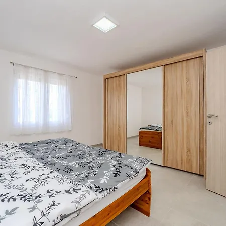 빌라 Ivanovi Dvori - Seven Bedroom With Private Pool