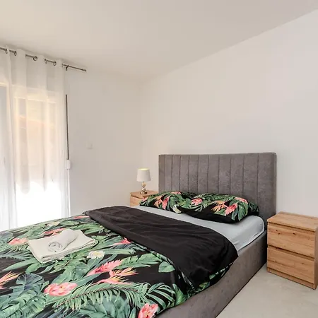 빌라 Ivanovi Dvori - Seven Bedroom With Private Pool 벤코바츠