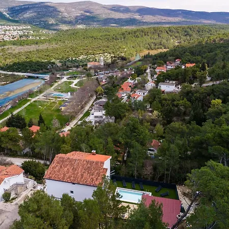 Ivanovi Dvori - Seven Bedroom With Private Pool *